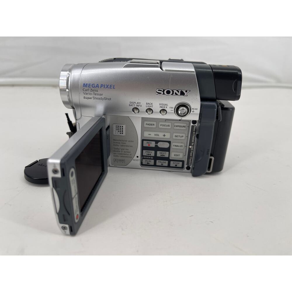 Sony Handycam DCR-DVD201E Camcorder NightShot DVD RW Video Camera - Picture 4 of 10